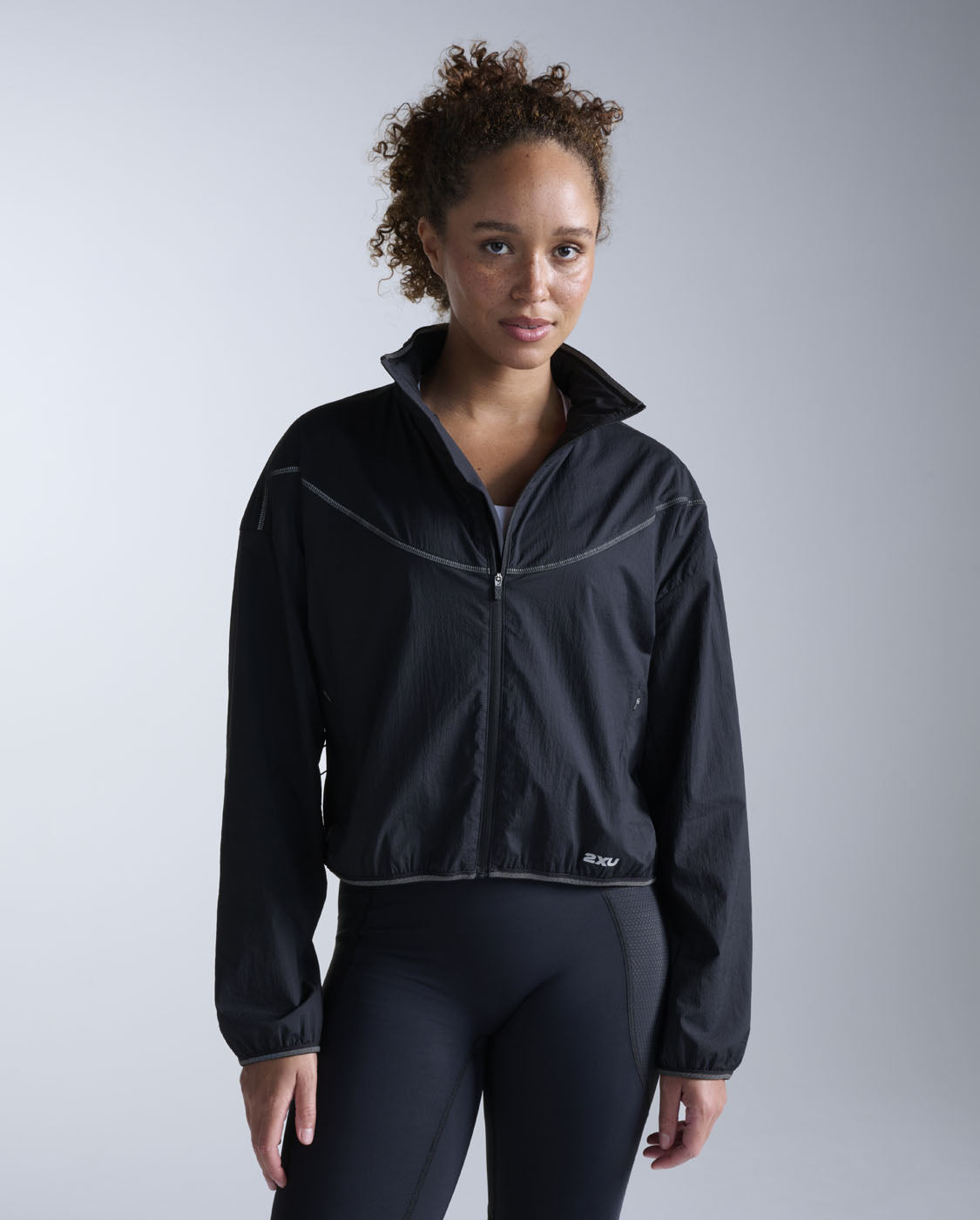 2xu-aero-sheer-bomber-giacca-running-donna-antipioggia-grigio image 1