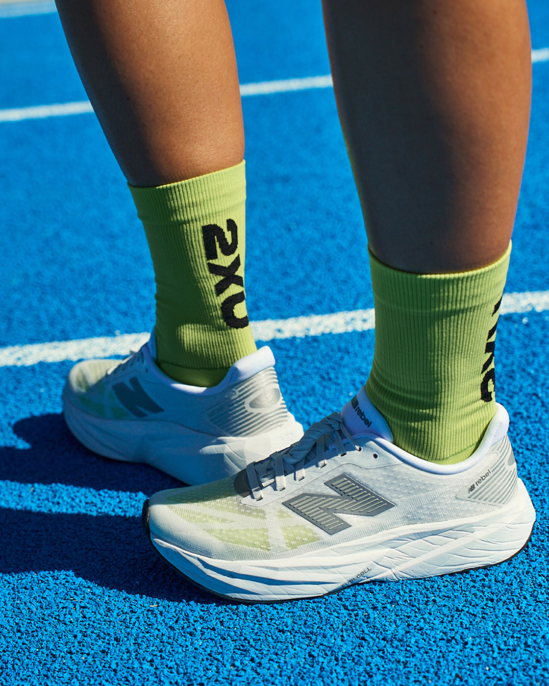 2xu-vectr-light-cushion-crew-socks-uomo-giallo-fluo image 2