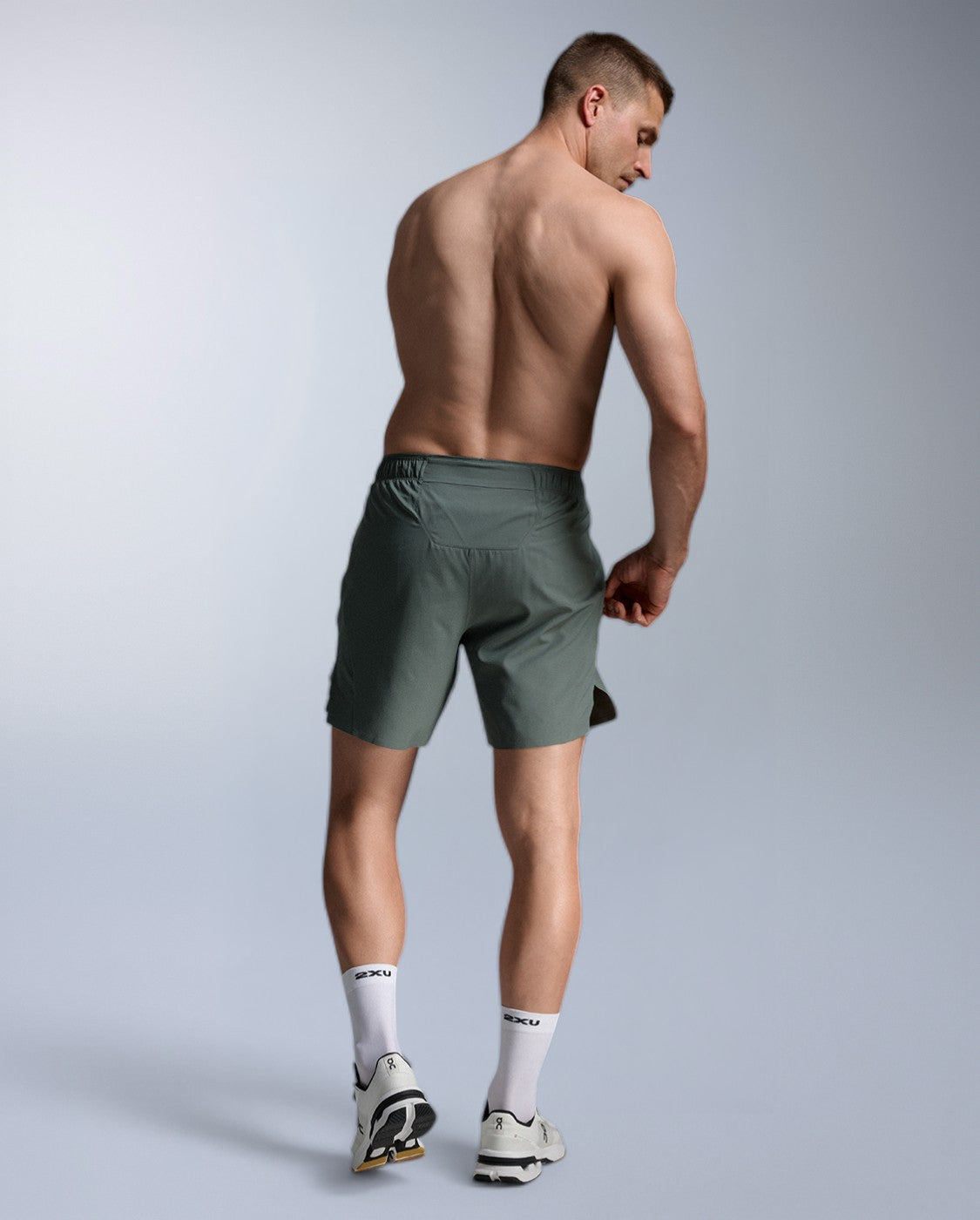 2xu-motion-pantaloncini-training-7-pollici-uomo-verde image 5
