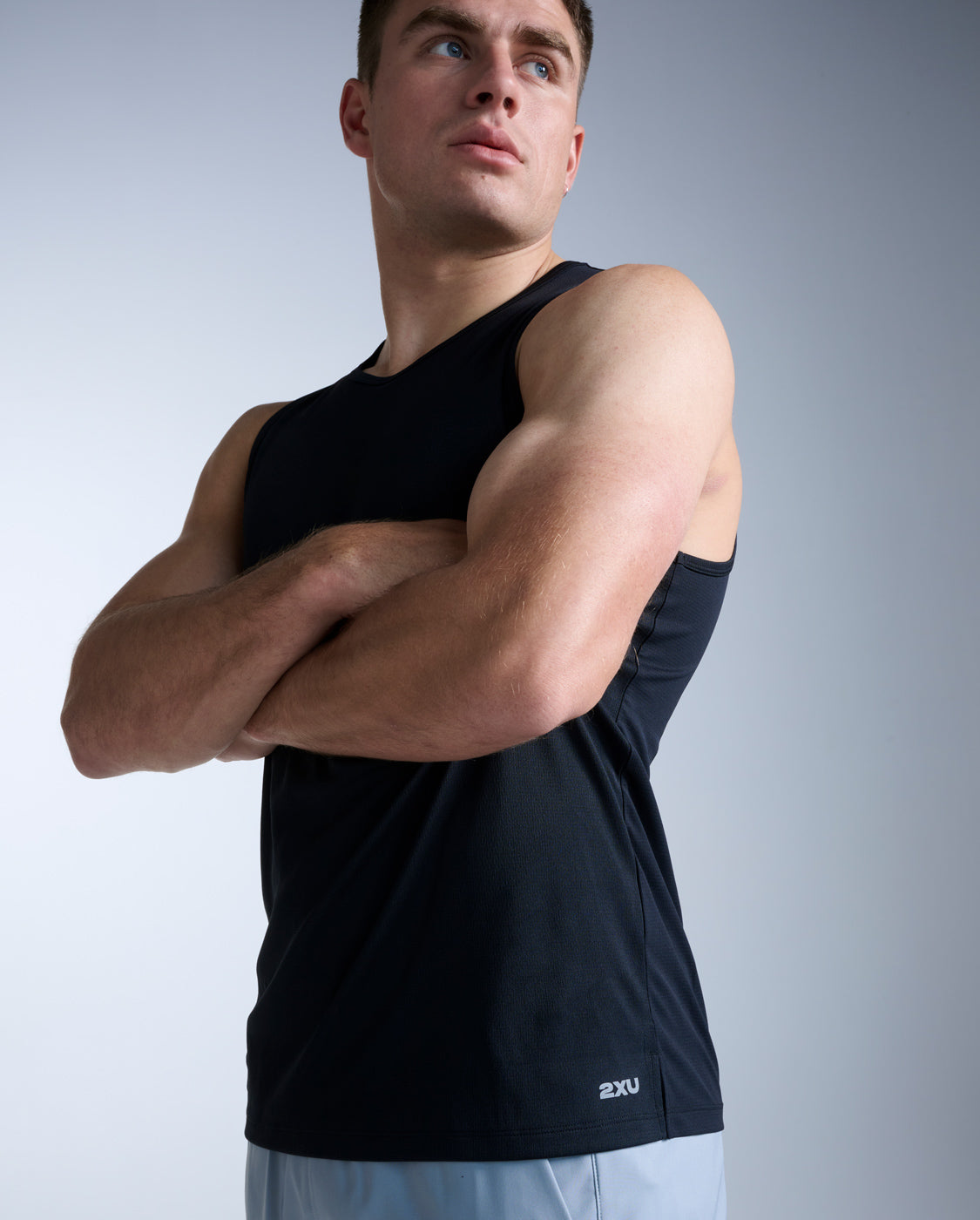 2xu-aero-canotta-running-uomo-nera-mesh-traspirante image 2