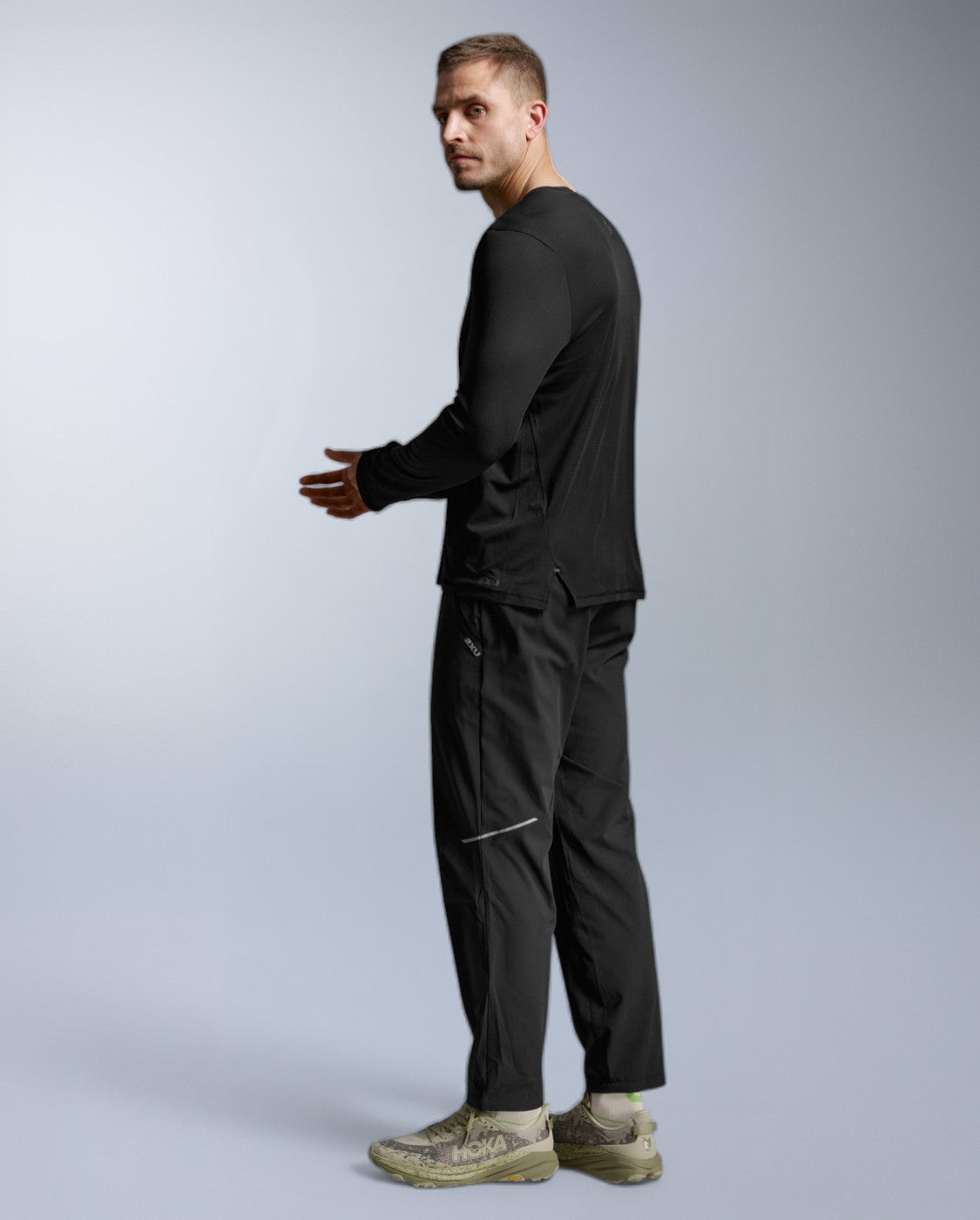 2xu-aero-trail-long-sleeve-maglia-trail-uomo-nera-manica-lunga image 6