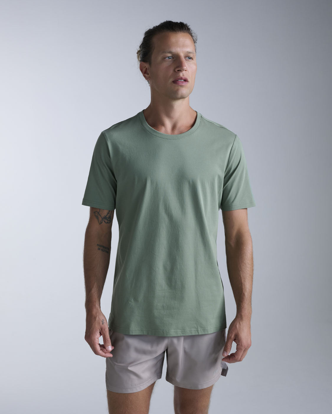 2xu-motion-cotton-flex-tee-t-shirt-training-verde image 1