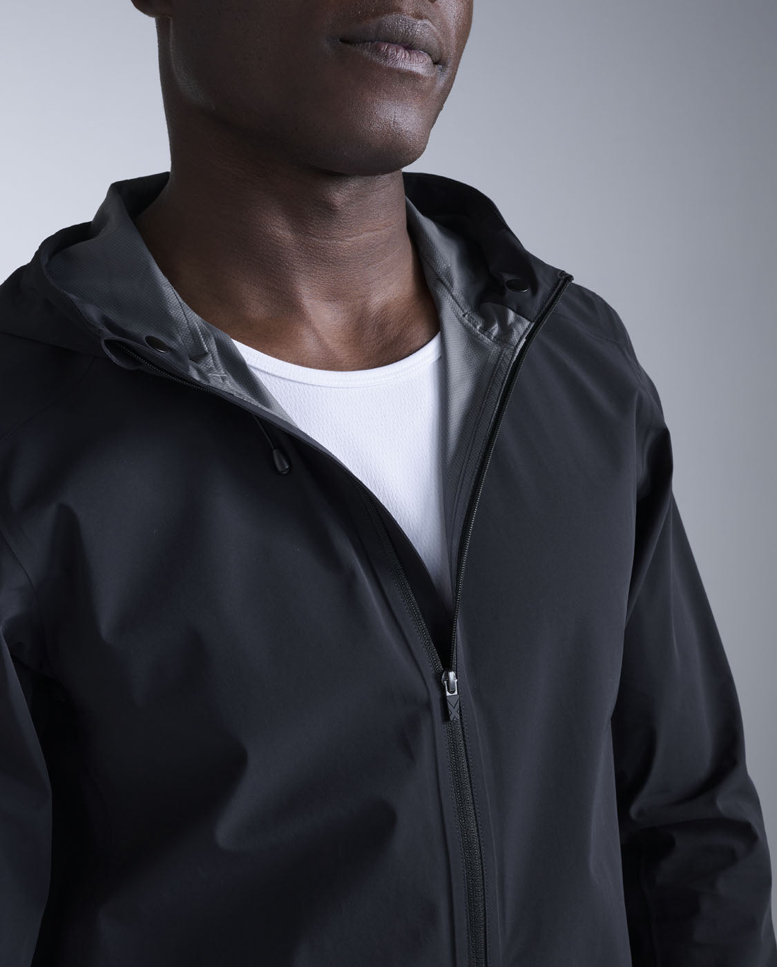 2xu-ignition-shield-giacca-antipioggia-uomo-nera image 4