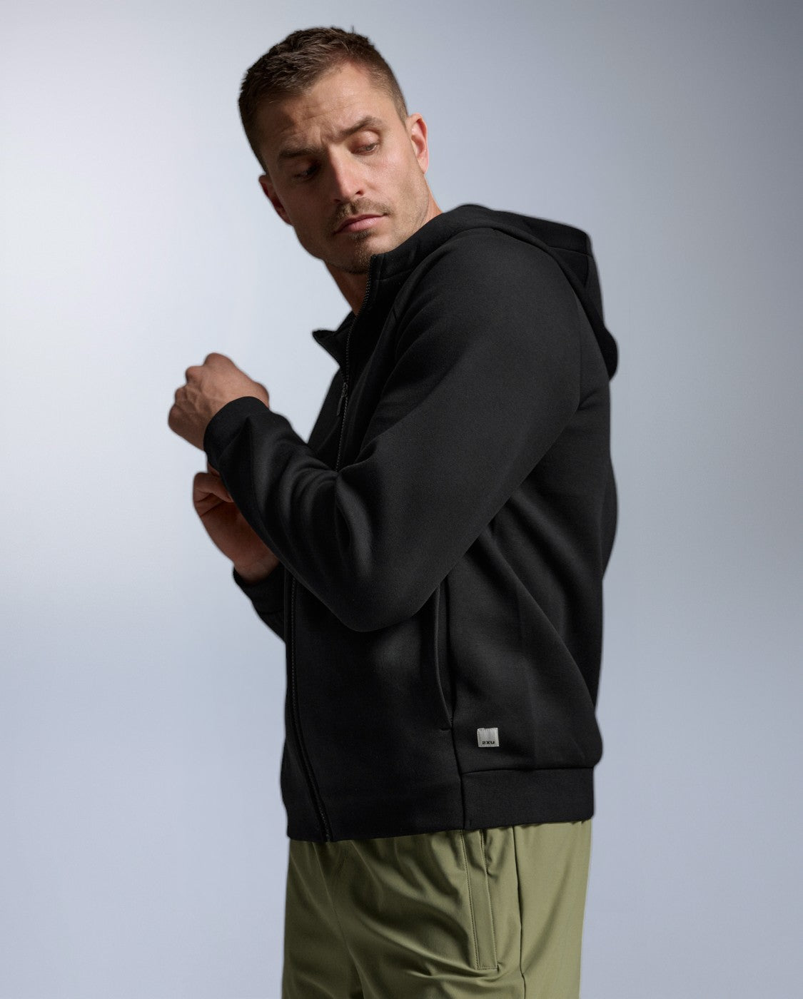 2xu-commute-smooth-spacer-full-zip-felpa-uomo-nero image 2