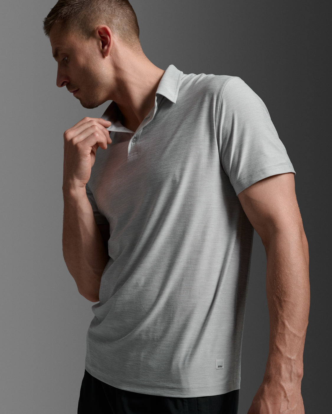 2xu-signature-polo-training image 6