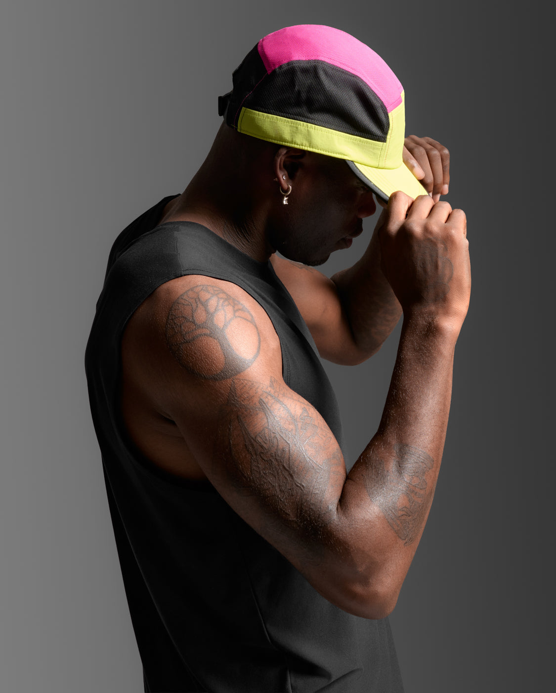 2xu-light-speed-cap-cappellino-running-giallo-unisex image 2