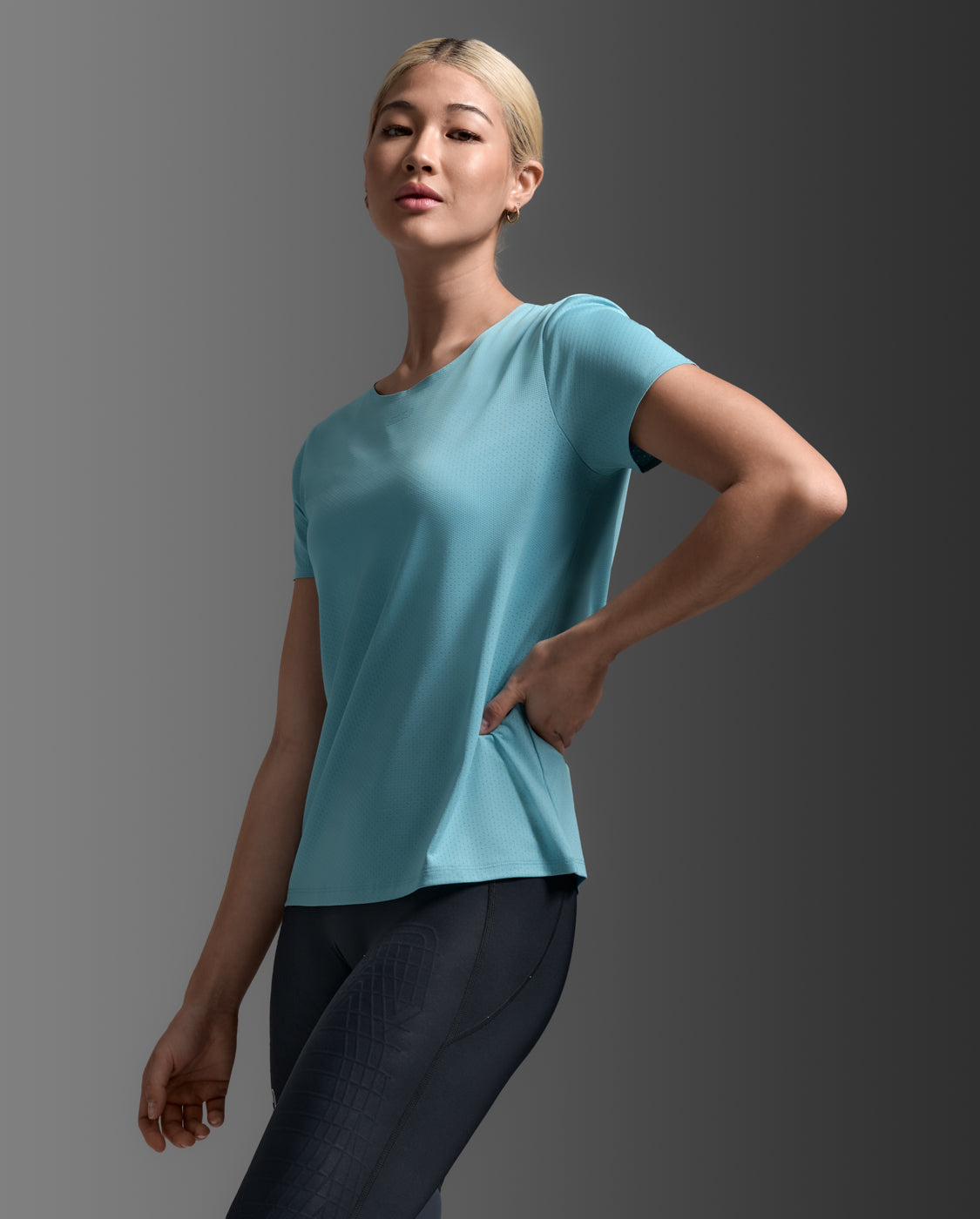 2xu-light-speed-tech-tee-maglia-running-uomo image 3
