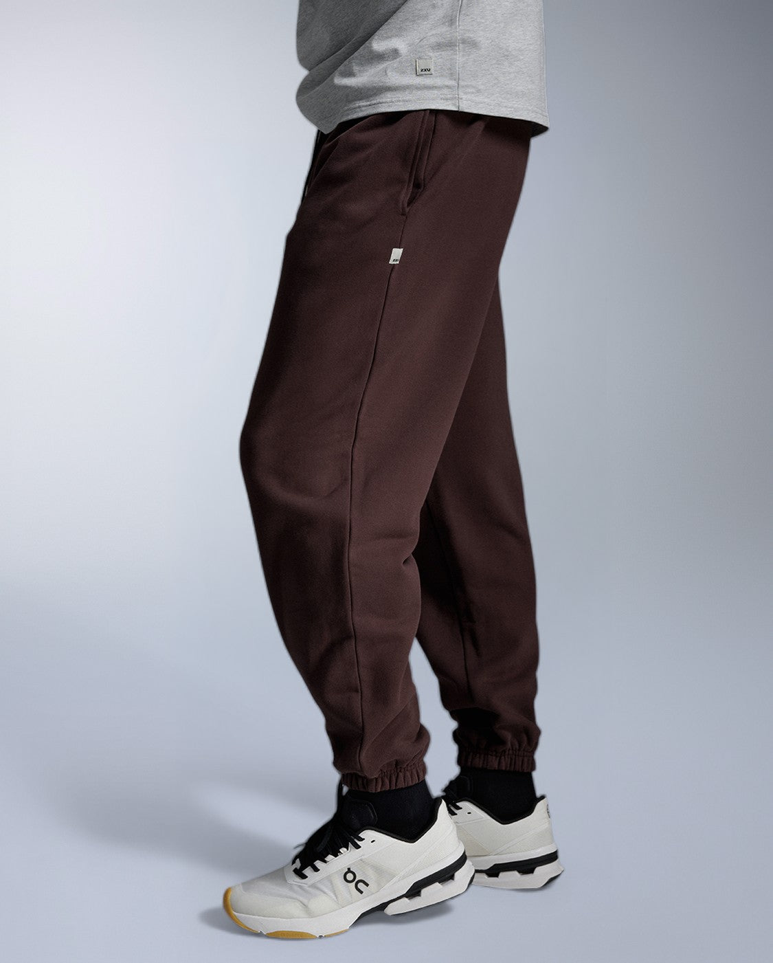2xu-ez-oversized-organic-cotton-trackpants-pantaloni-tuta-uomo image 4