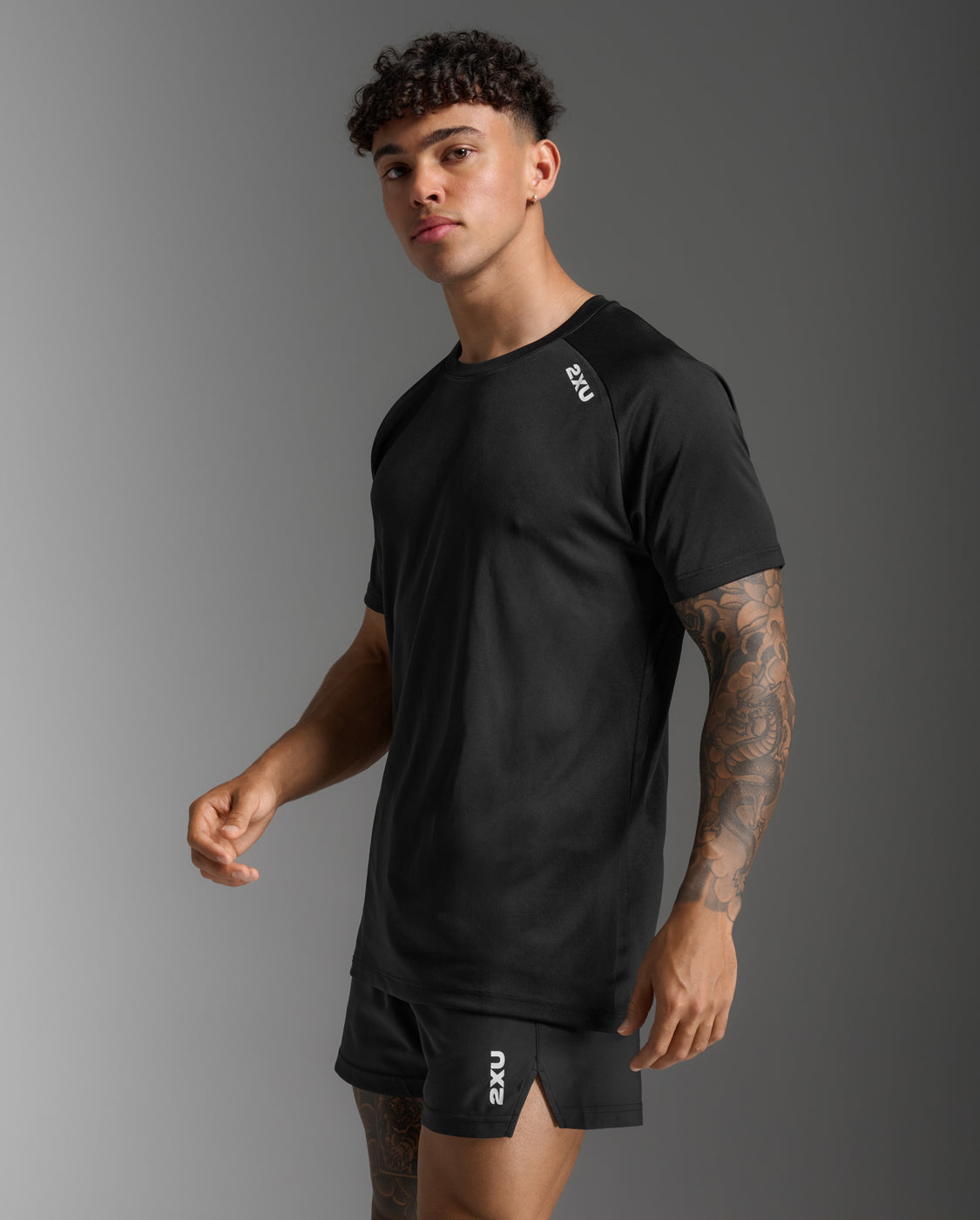 2xu-aspire-tee-uomo-t-shirt-training-nera-asciugatura-rapida image 5