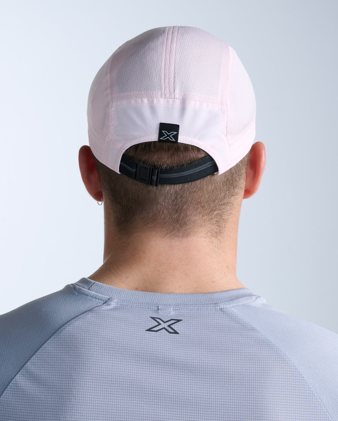 2xu-light-speed-small-cap-cappellino-running-unisex-rosa-profilo-basso image 3