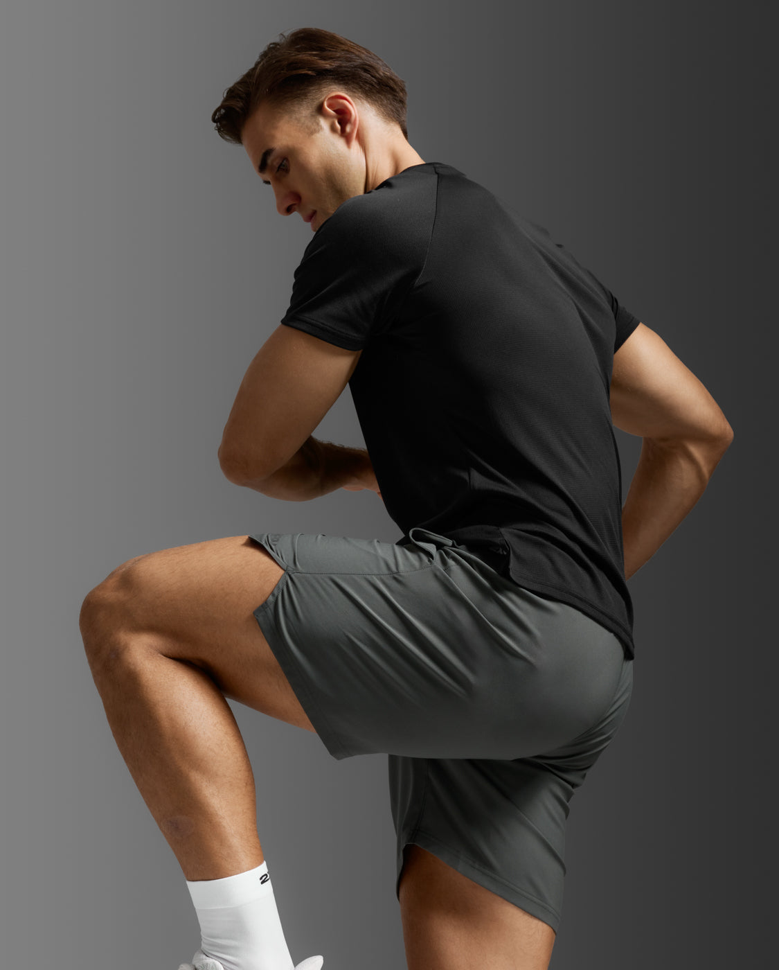 2xu-aero-7-inch-shorts-lined-grigio-pantaloncini-running-foderati image 4