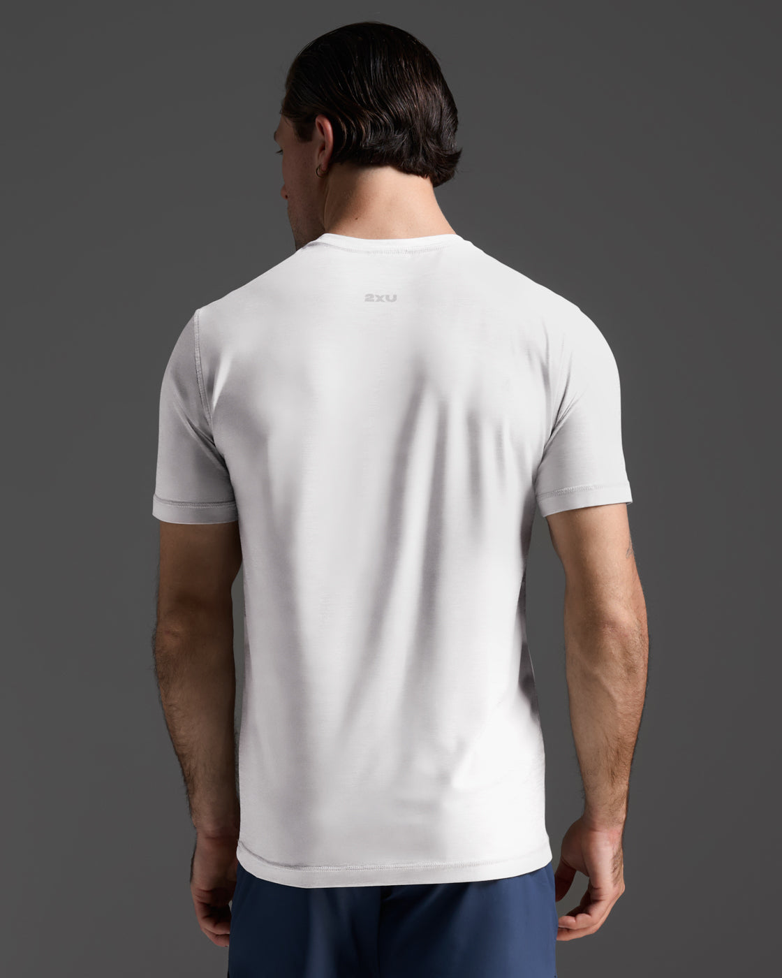 2xu-signature-tee-bianca image 2