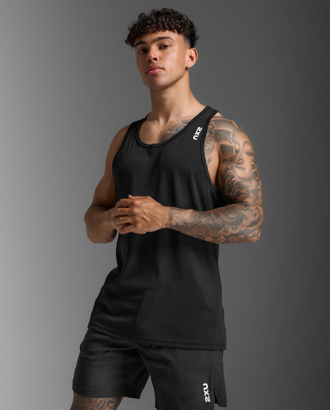 2xu-aspire-singlet-uomo-nero-canotta-running image 2
