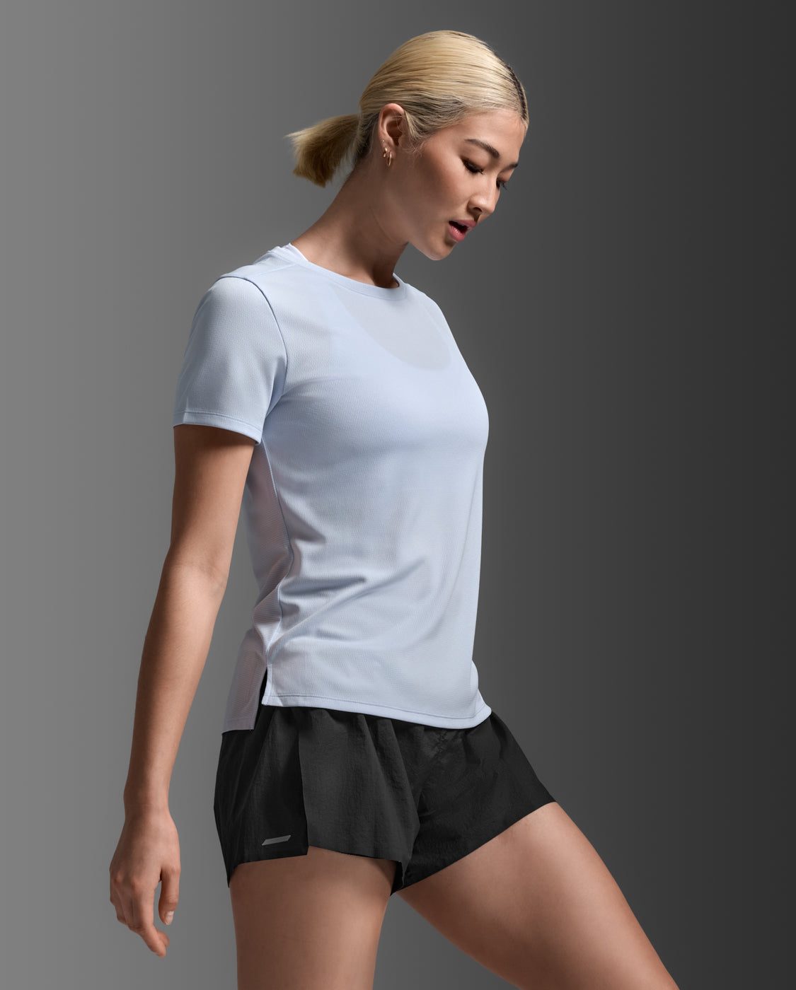 2xu-aero-tee-slim-blu image 5