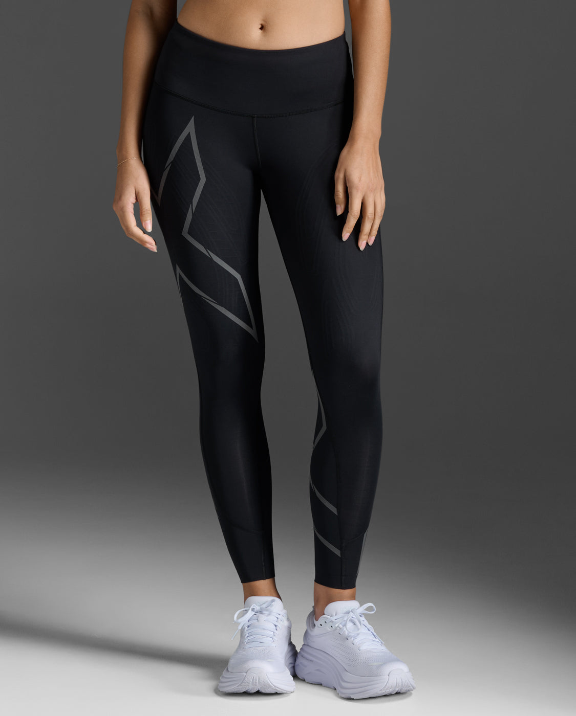 2xu-light-speed-mid-rise-compression-tights-running-nero image 1