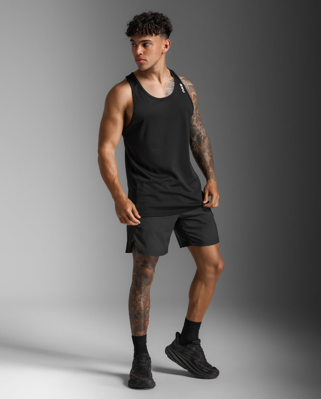 2xu-aspire-singlet-uomo-nero-canotta-running image 4