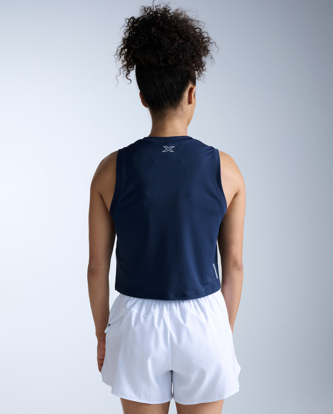 2xu-aero-mesh-crop-tank-canotta-running-donna-blu image 4
