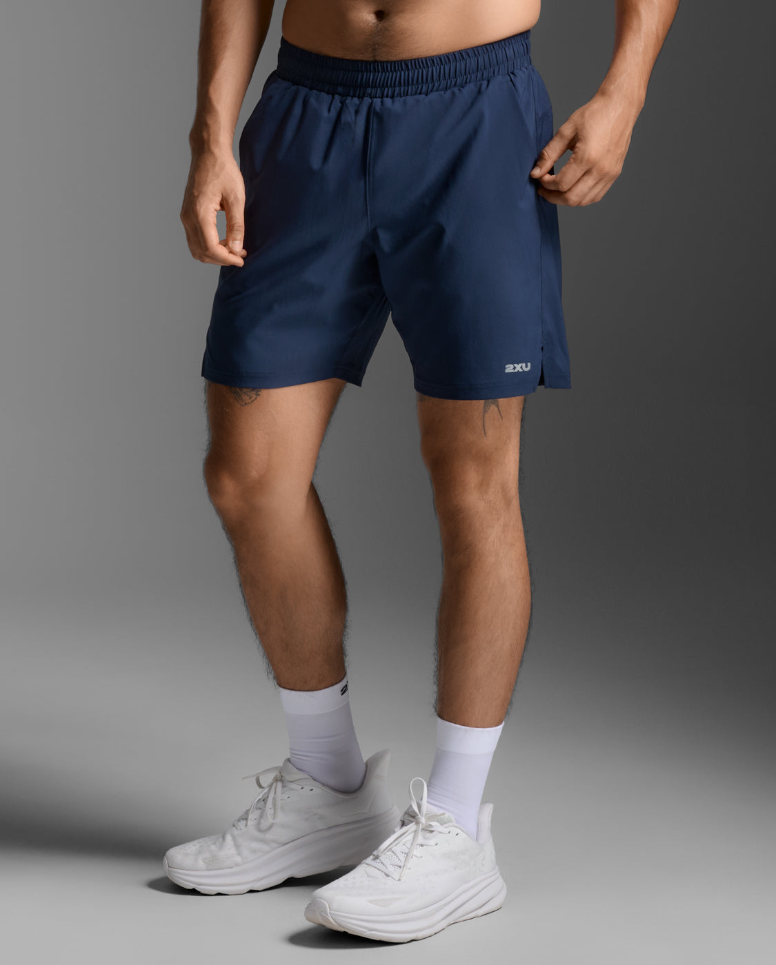 2xu-aero-7-inch-shorts-con-intimo-blu-navy image 4