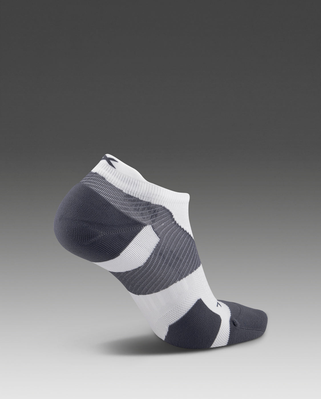 2xu-vectr-light-cushion-no-show-calze-running-corte-bianche image 2
