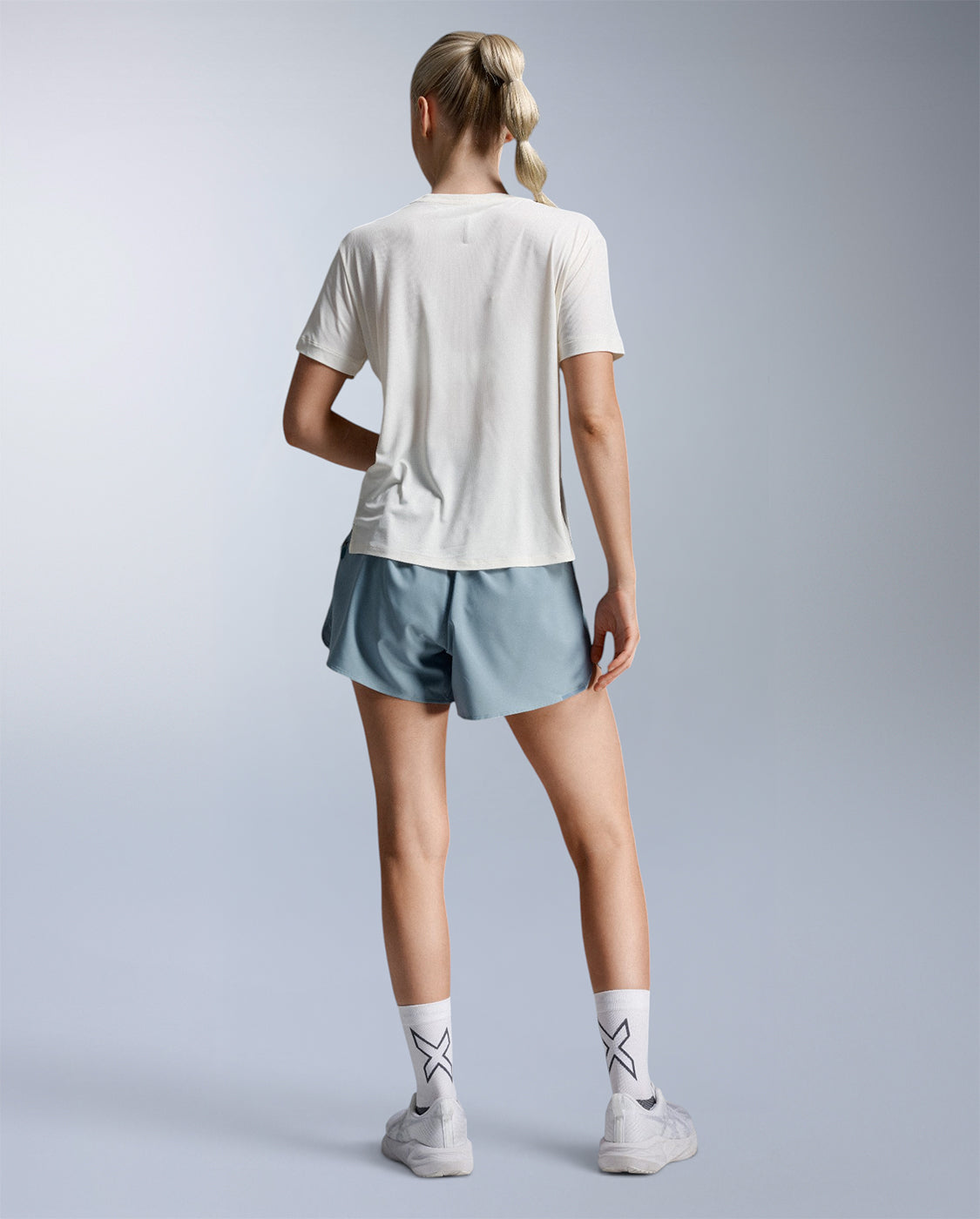 2xu-aero-trail-maglietta-running-donna-beige image 7