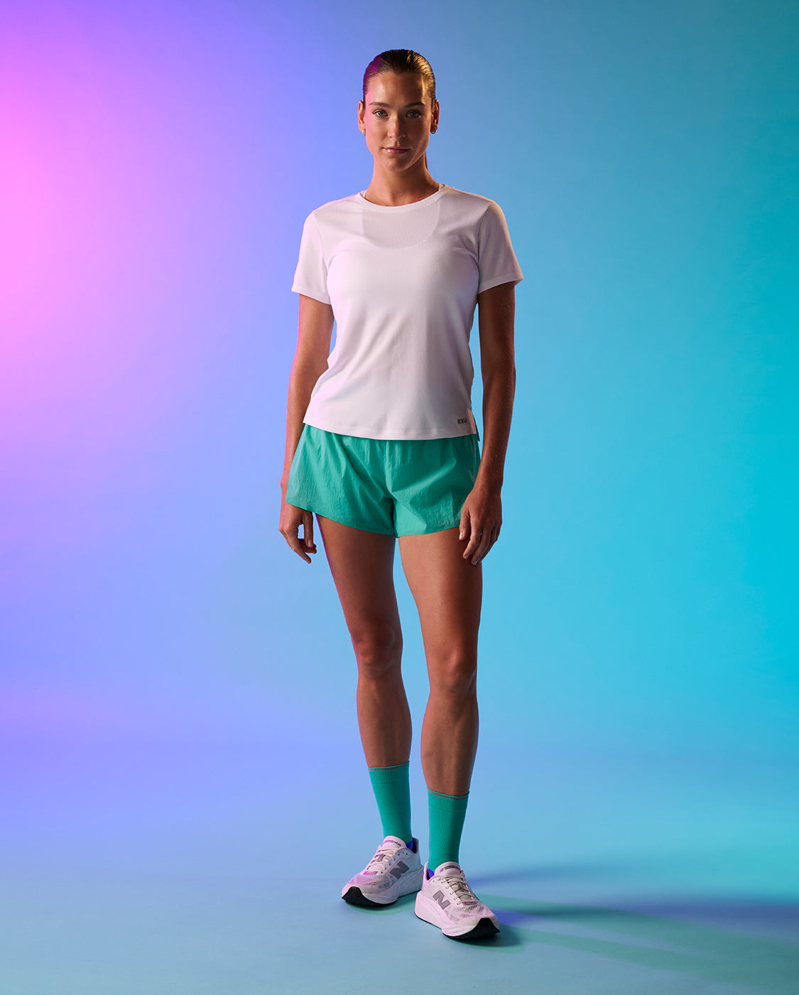 2xu-aero-tee-donna-maglia-running-slim-bianca image 8