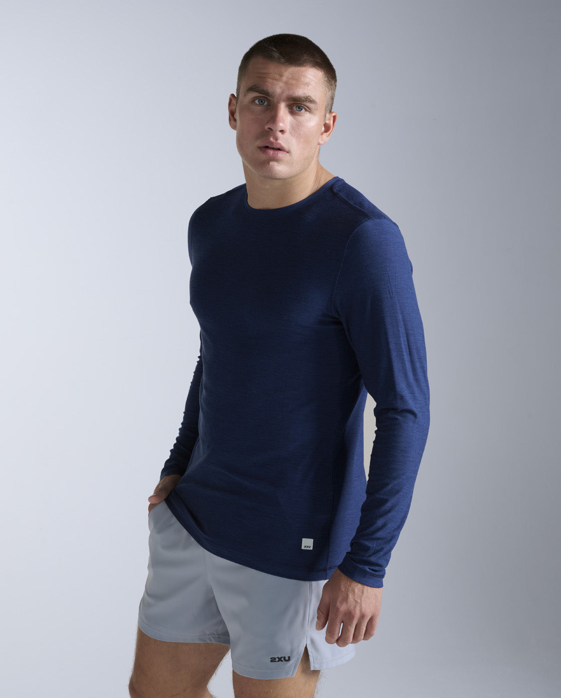 2xu-signature-long-sleeve-maglia-manica-lunga-training-uomo-blu image 2