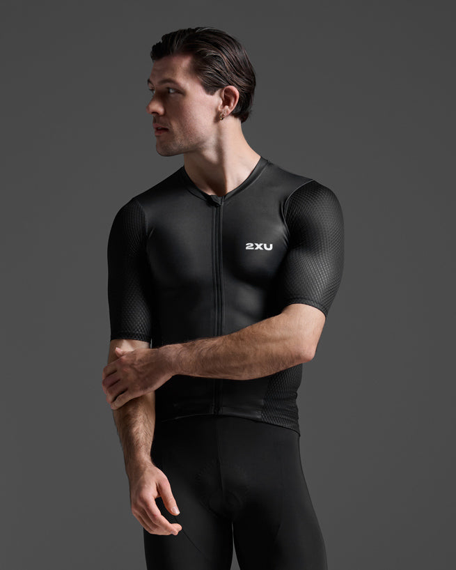 2xu-aero-hex-tri-top-maniche-corte-top-triathlon-nero image 3
