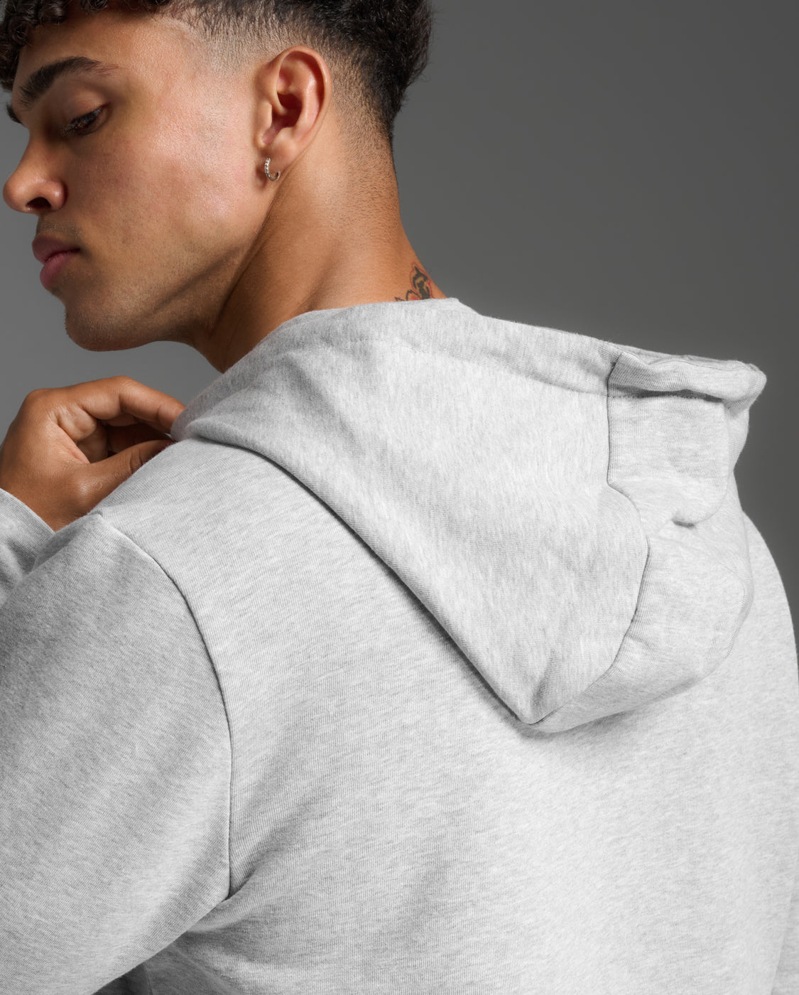 2xu-aspire-pullover-hoodie-uomo-grigio-felpa-cappuccio image 7