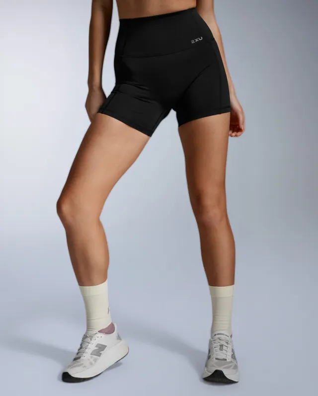 2xu-feather-flex-5-inch-shorts-nero-aderente image 1
