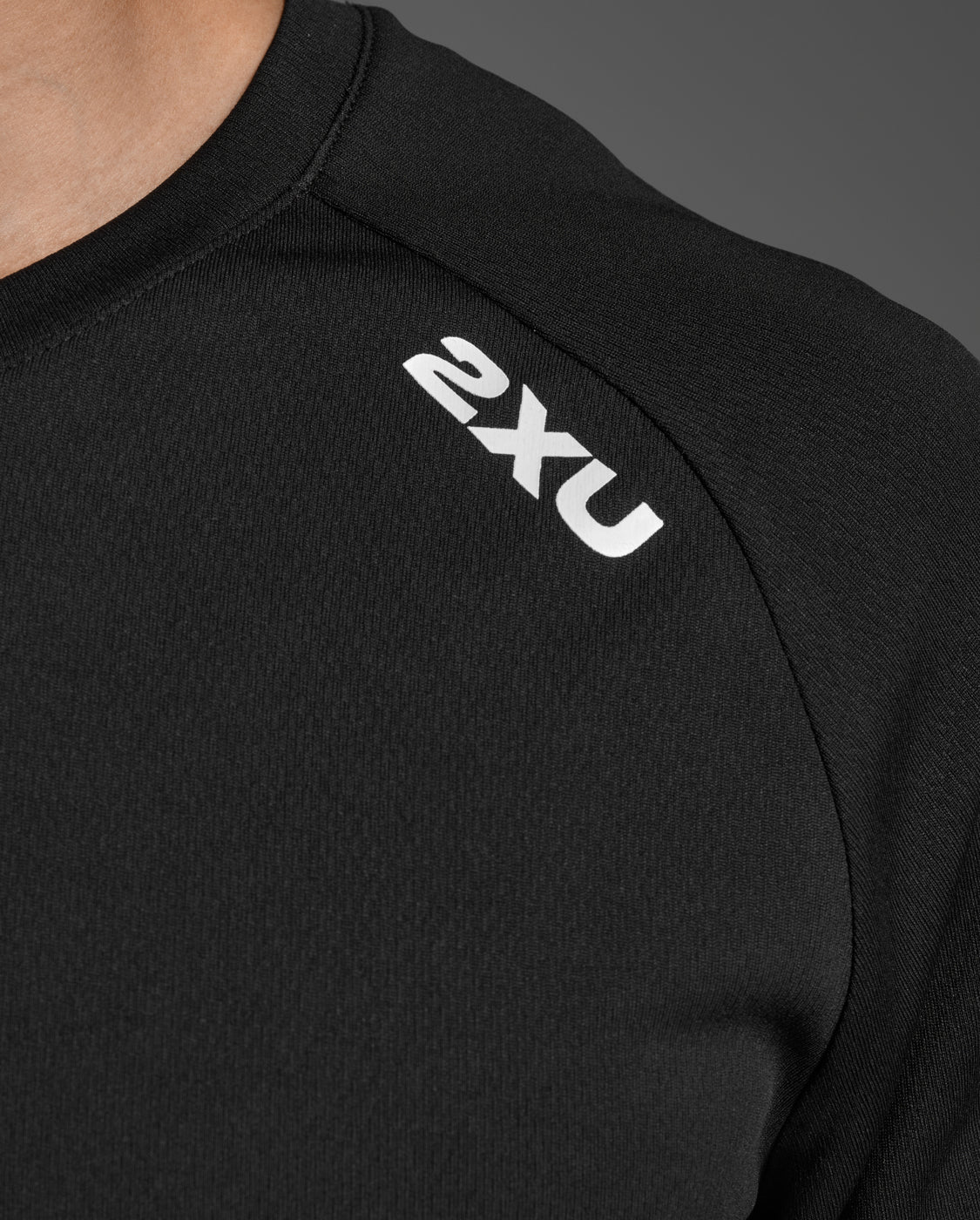 2xu-aspire-long-sleeve-maglia-manica-lunga-uomo-nera image 8
