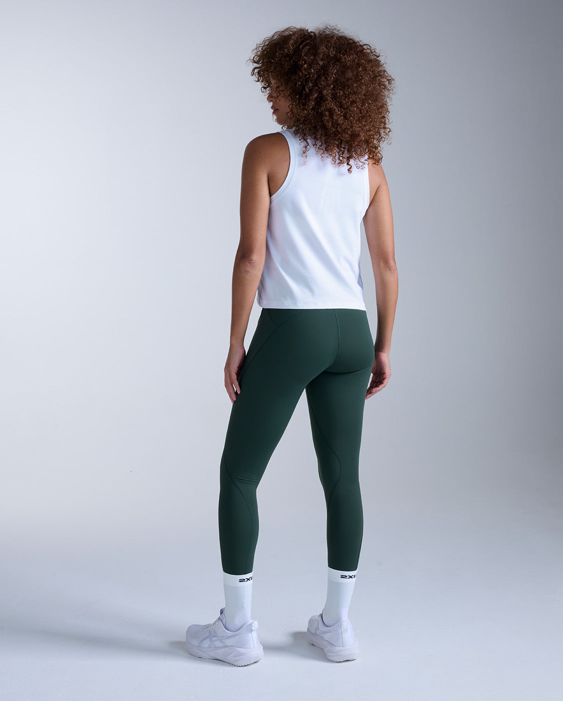2xu-form-soft-jersey-relaxed-tank-donna-bianco image 8