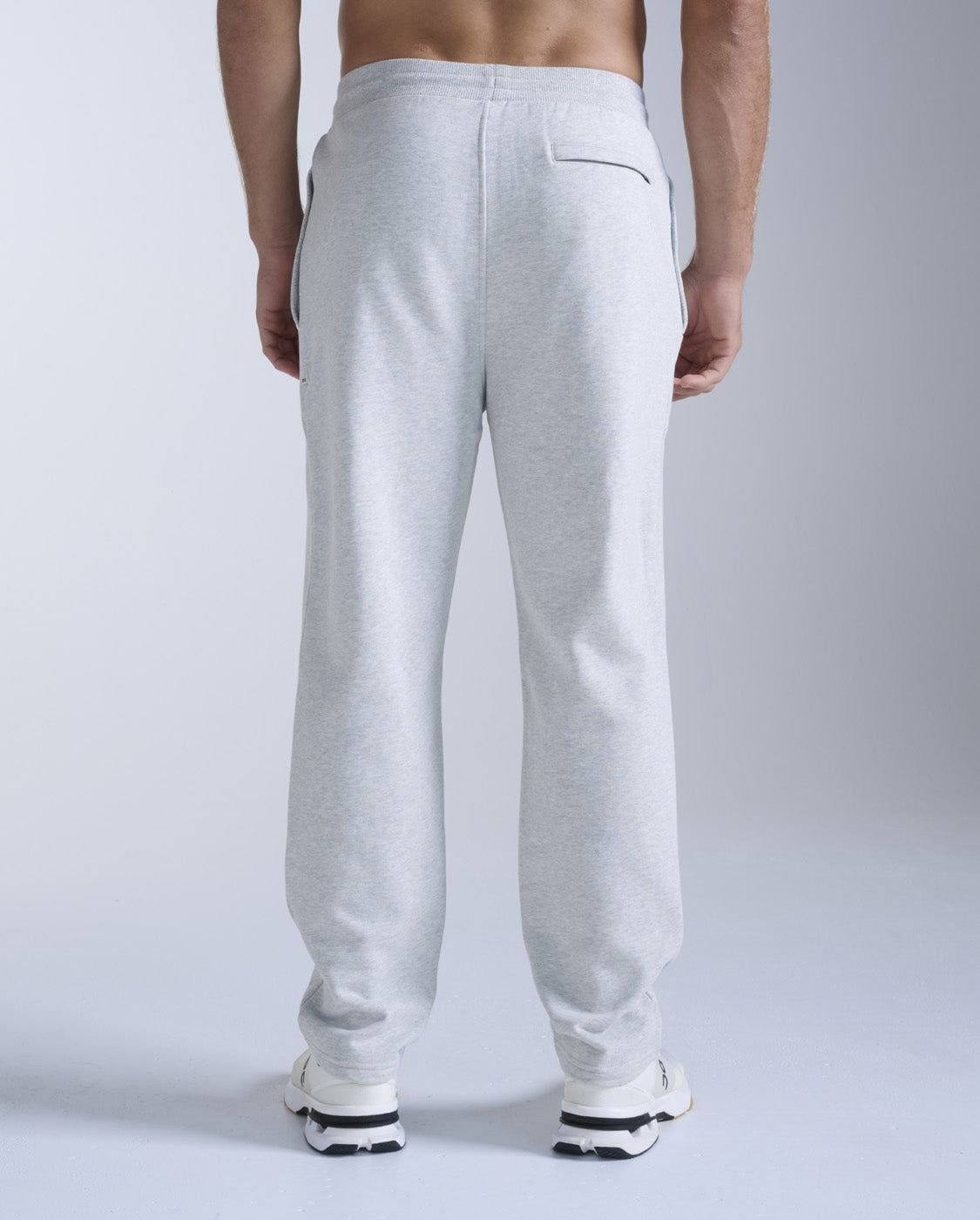 2xu-ez-straight-leg-organic-cotton-trackpants-grigio-pantaloni-tuta-uomo image 2