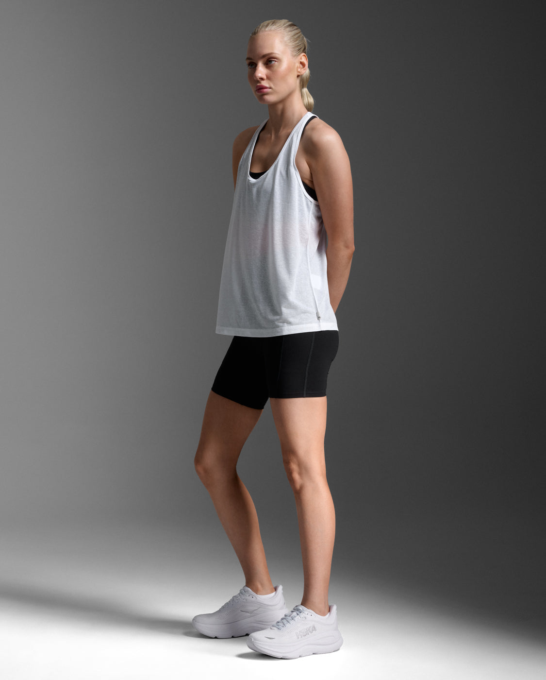 2xu-relight-racerback-singlet-donna-bianca-regular image 2