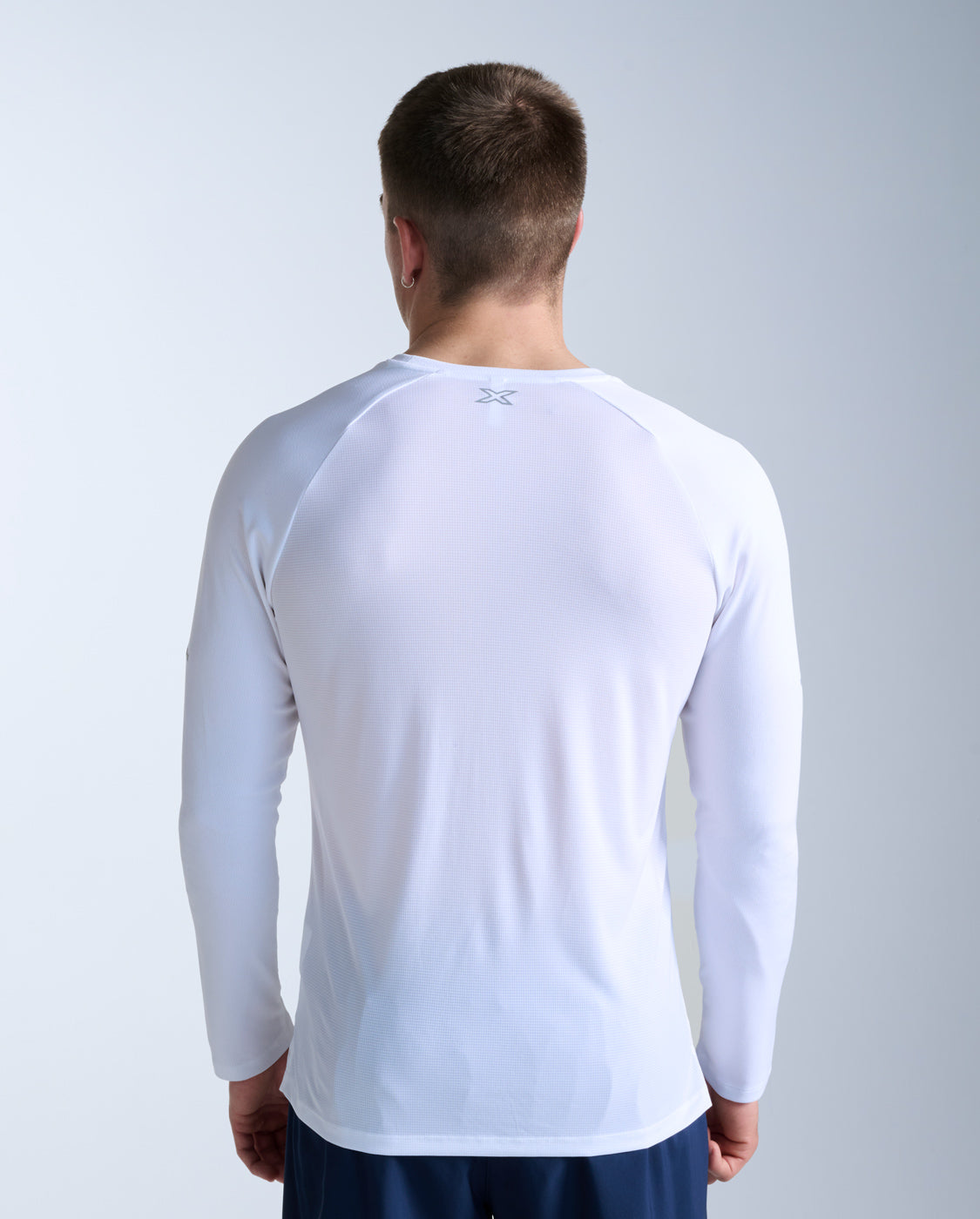 2xu-aero-long-sleeve-slim-maglia-running-bianca image 3