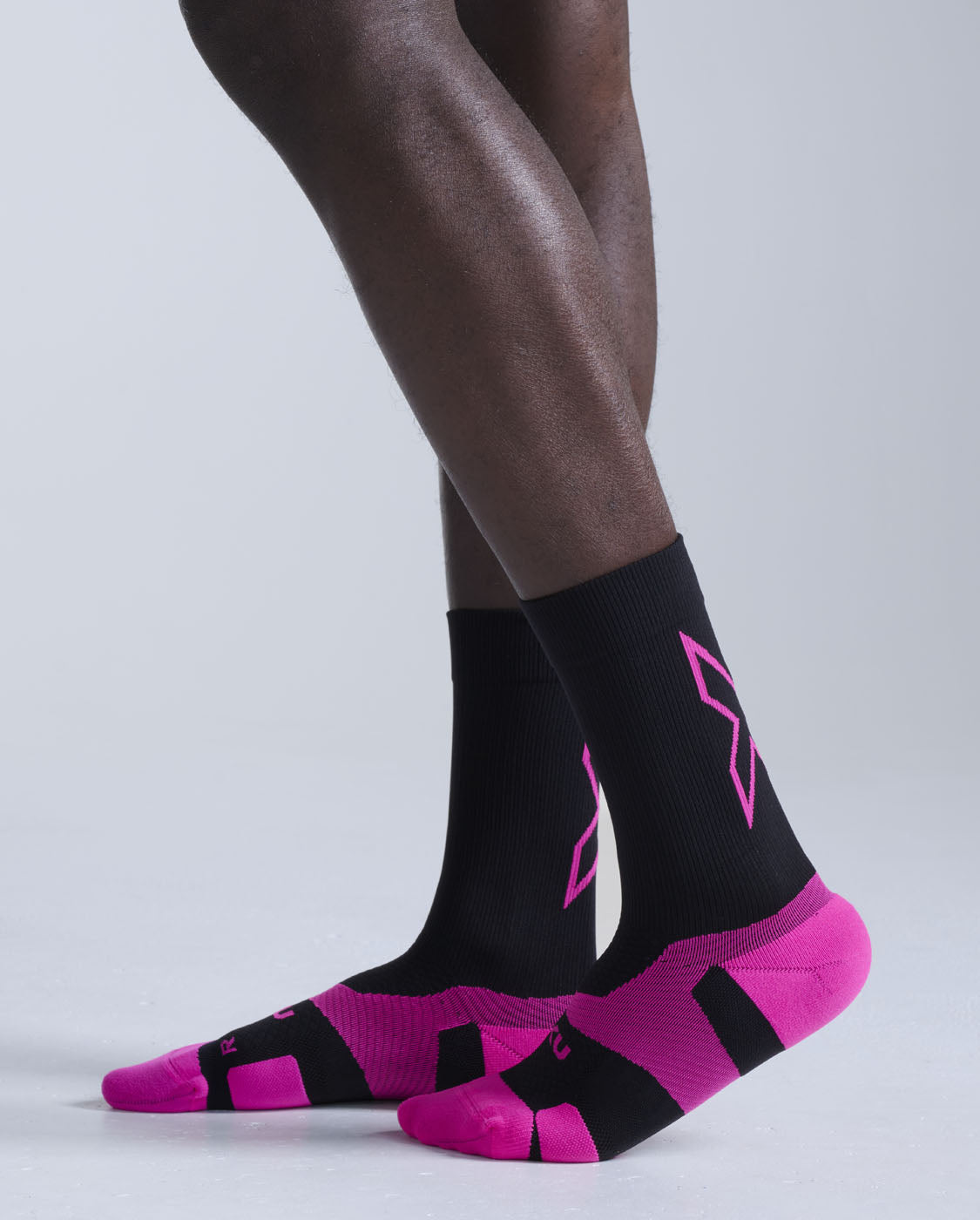 2xu-vectr-light-cushion-crew-socks-uomo-calzini-running-neri image 2