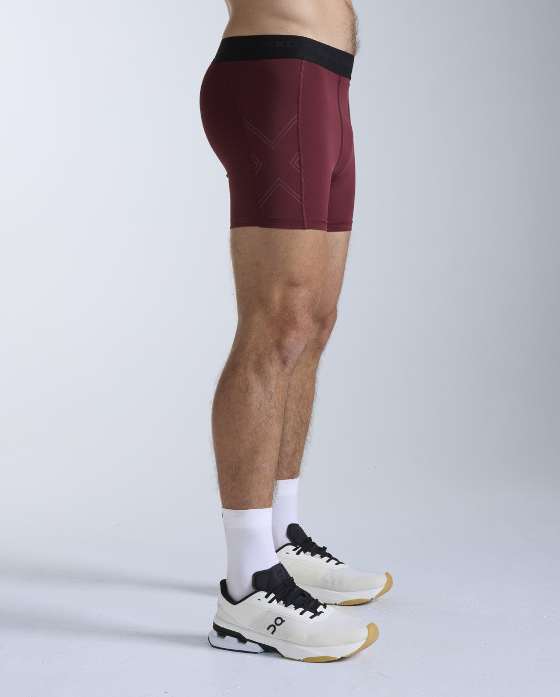 2xu-base-layer-compression-1-2-shorts-bordeaux image 2