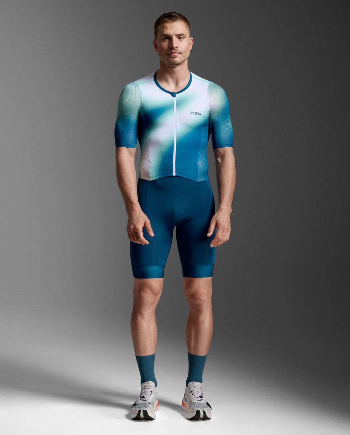 2xu-aero-hex-sleeved-trisuit-triathlon-aerodinamica-blu-verde image 7