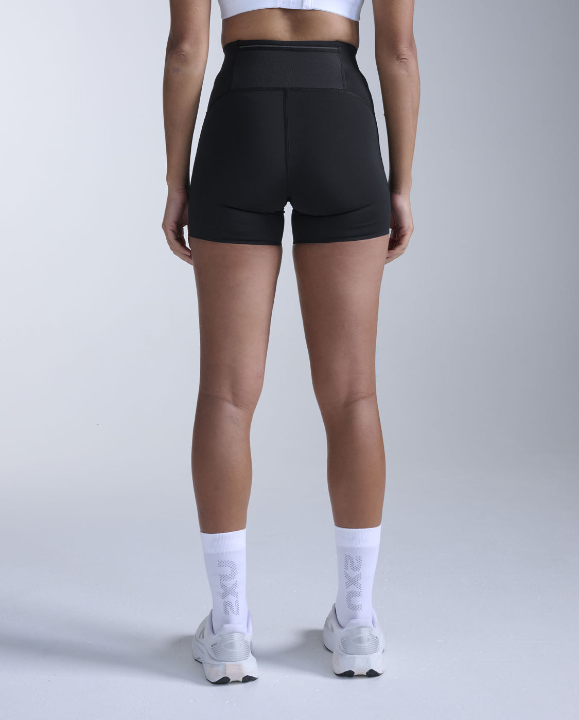 2xu-aero-mesh-hi-rise-compression-4-inch-shorts-nero image 2