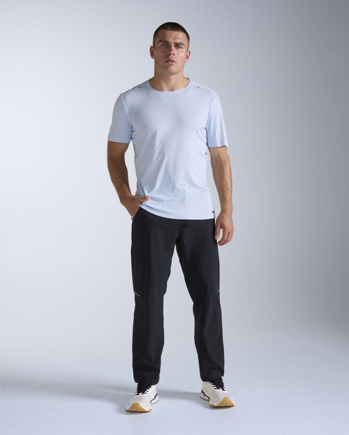 2xu-aero-trail-tee-maglia-trail-running-uomo-regular-fit-blu image 3