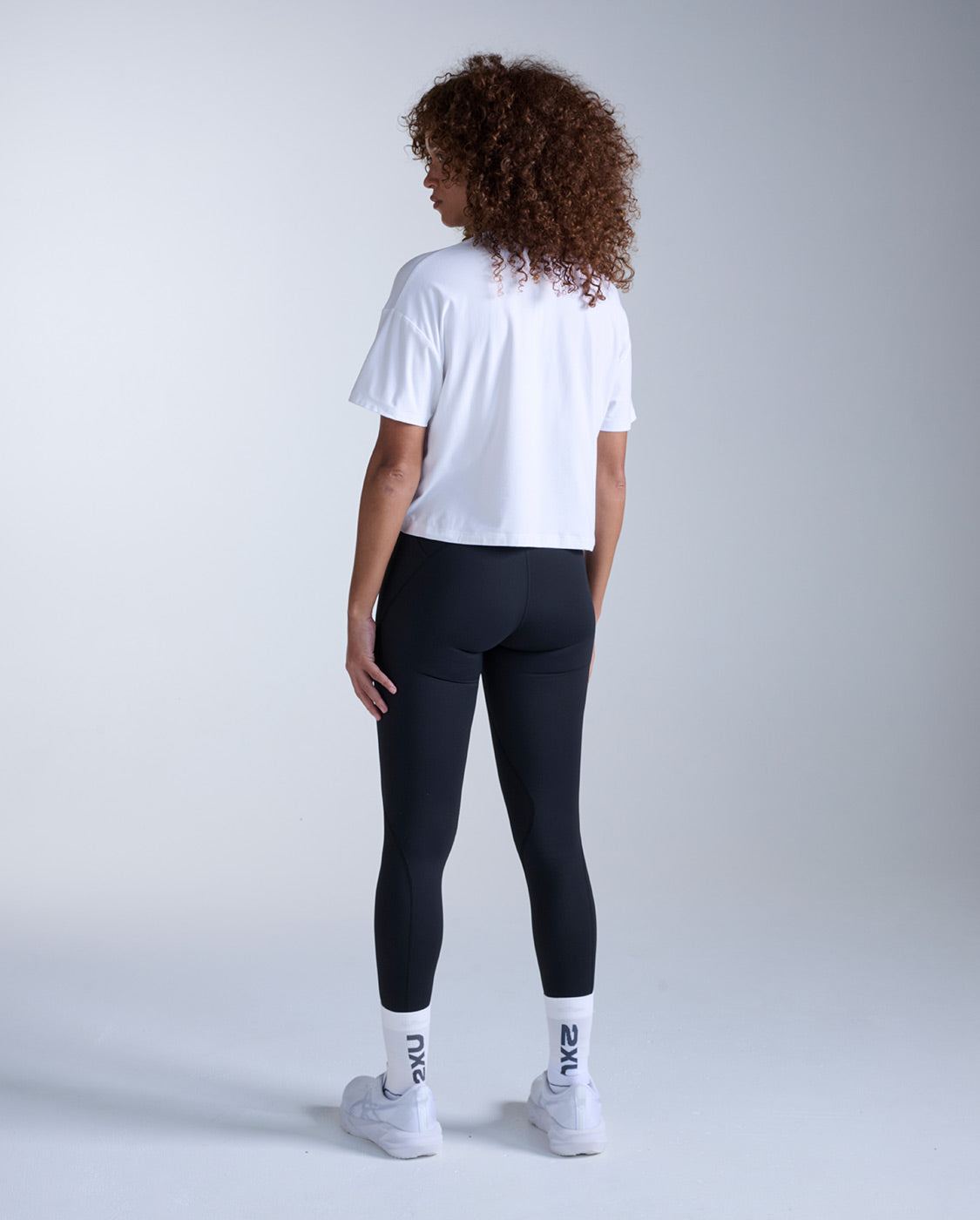 2xu-form-soft-jersey-relaxed-tee-donna-maglia-training-bianca image 8