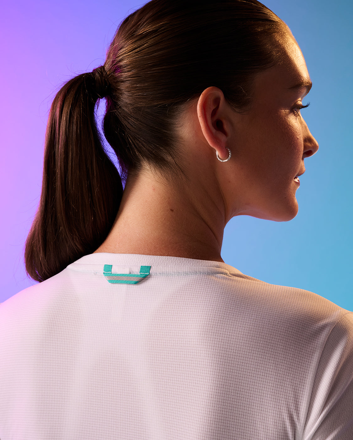 2xu-aero-tee-donna-maglia-running-slim-bianca image 7