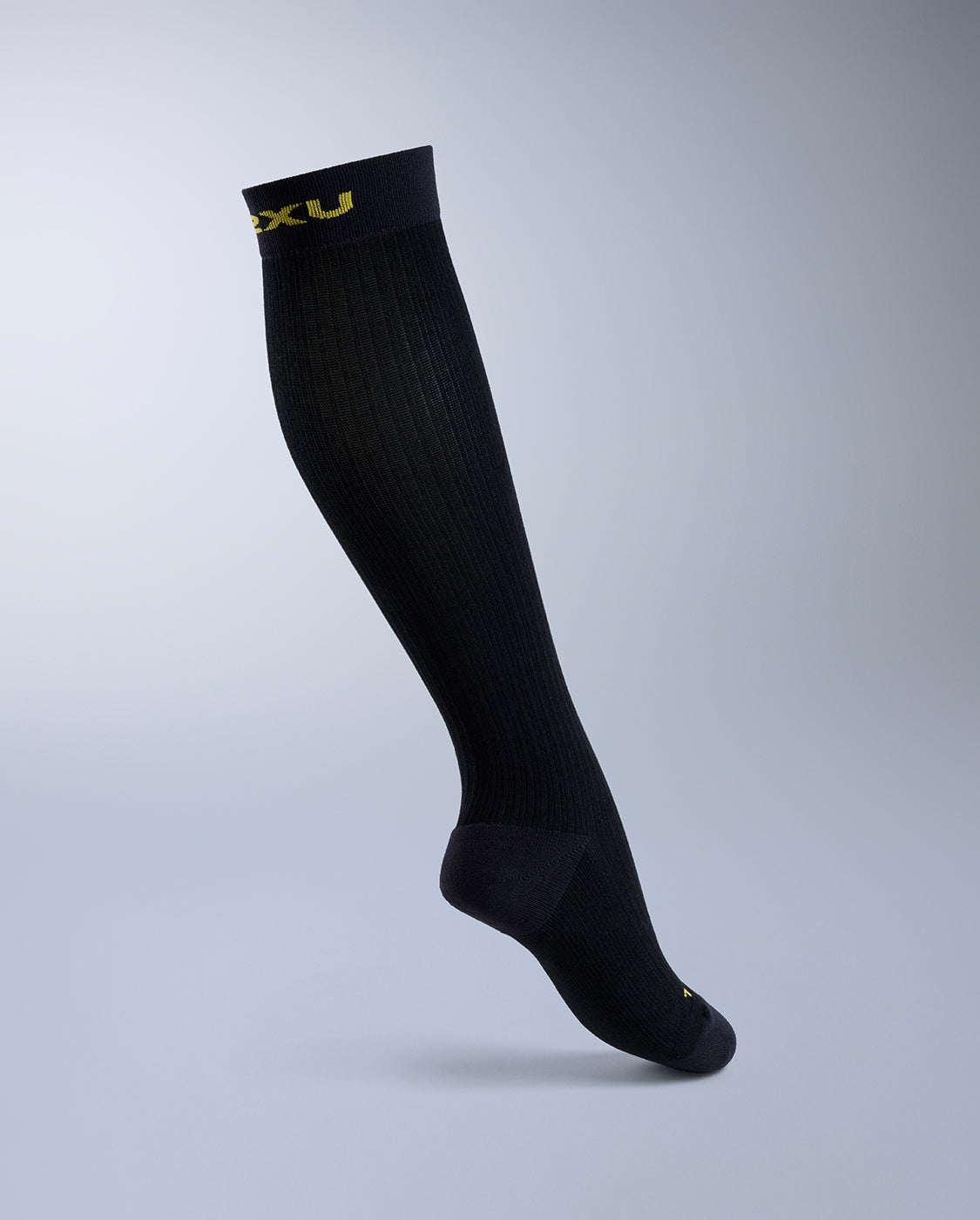 2xu-flight-bamboo-charcoal-calze-a-compressione-graduata-nero image 4