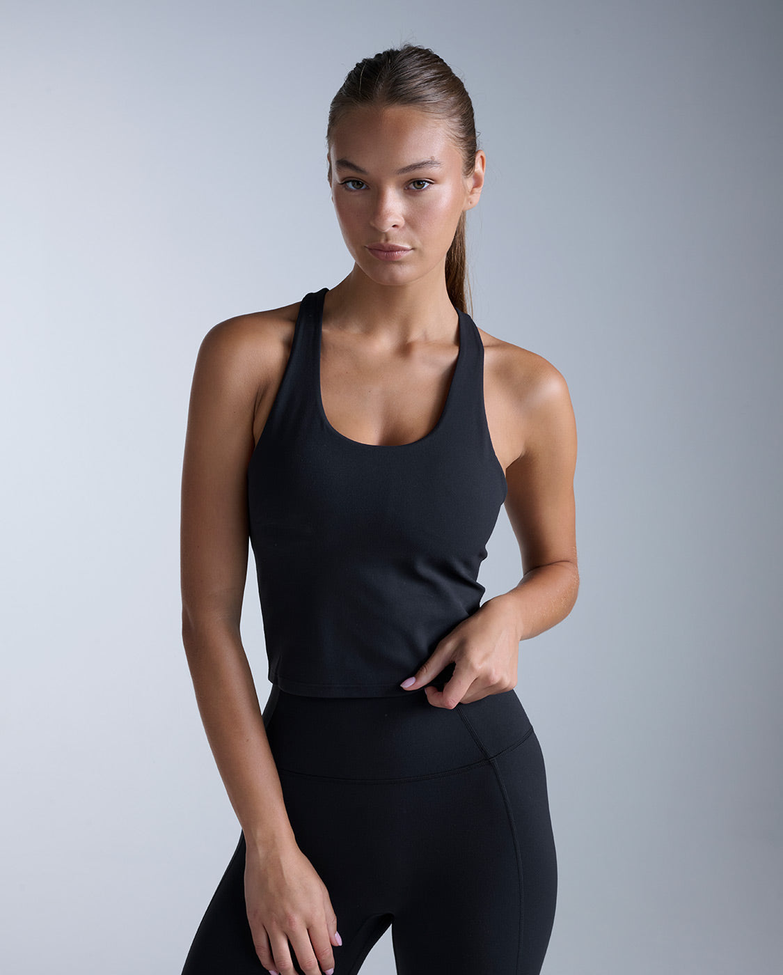 2xu-fluid-racerback-tank-top-donna-nero image 1