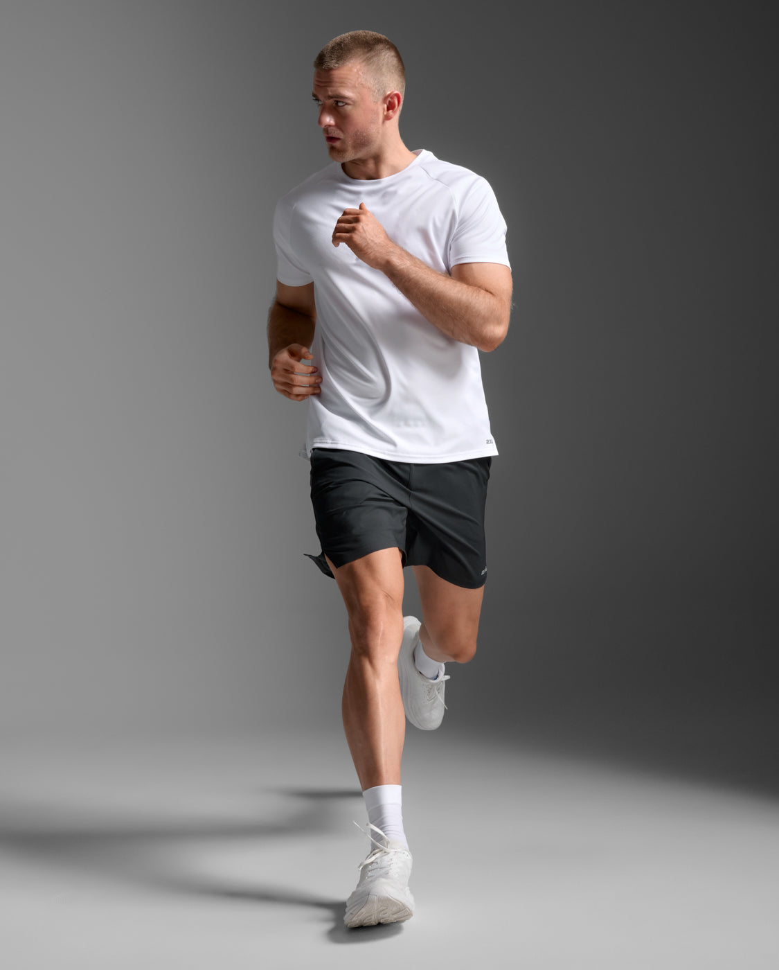 2xu-aero-7-inch-shorts-unlined-pantaloncini-running-uomo-2 image 4