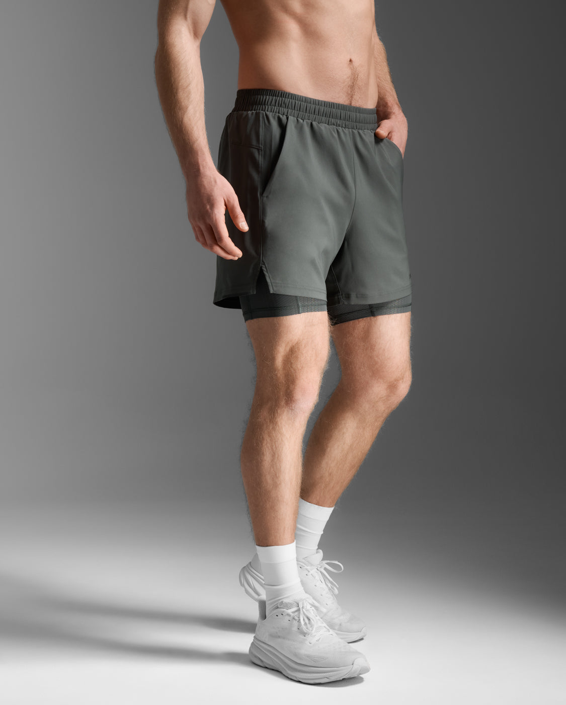 2xu-aero-mesh-2-in-1-5-inch-short-grigio-slim image 4