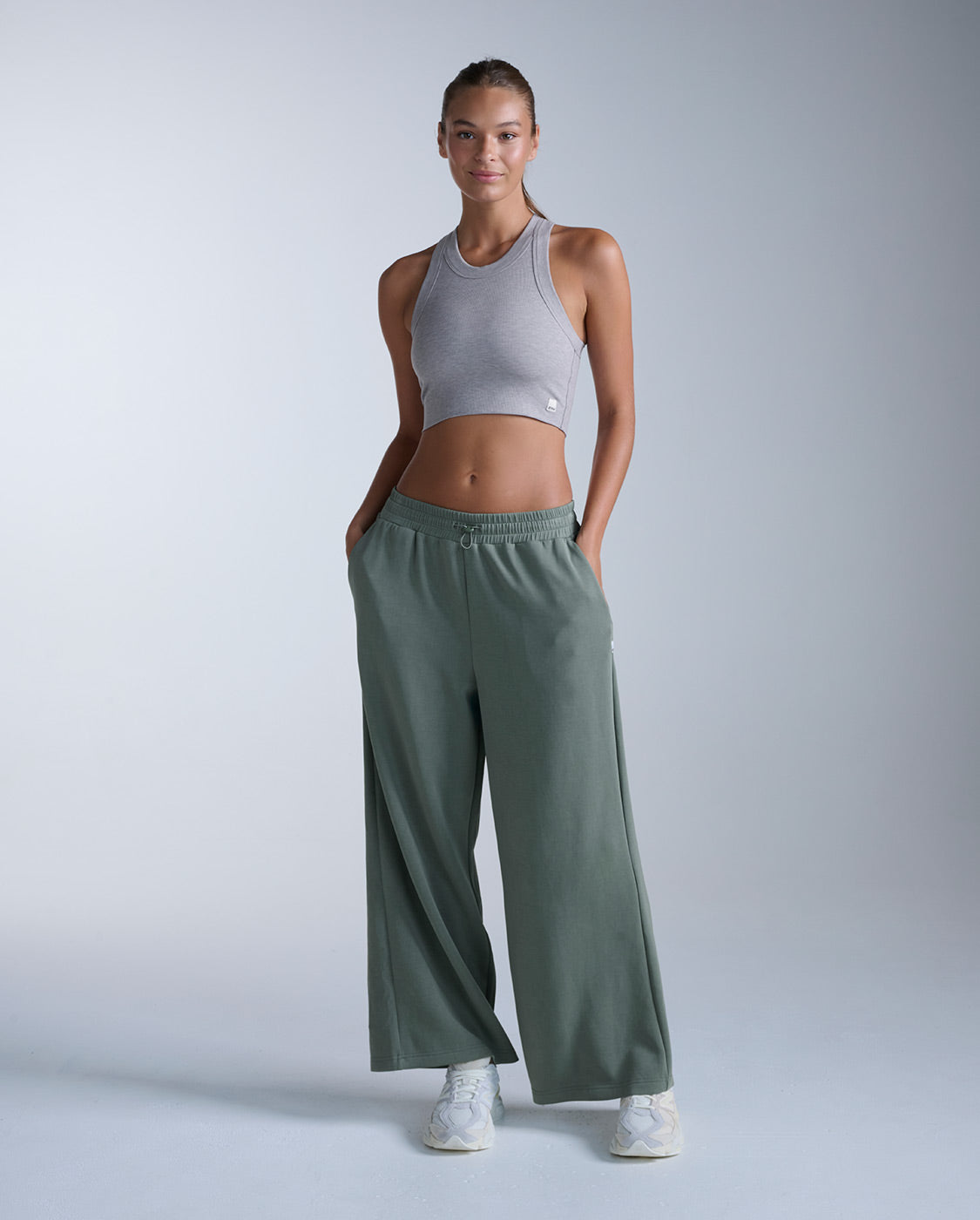 2xu-fluid-tencel-ribbed-crop-tank-canotta-crop-donna-grigia image 5