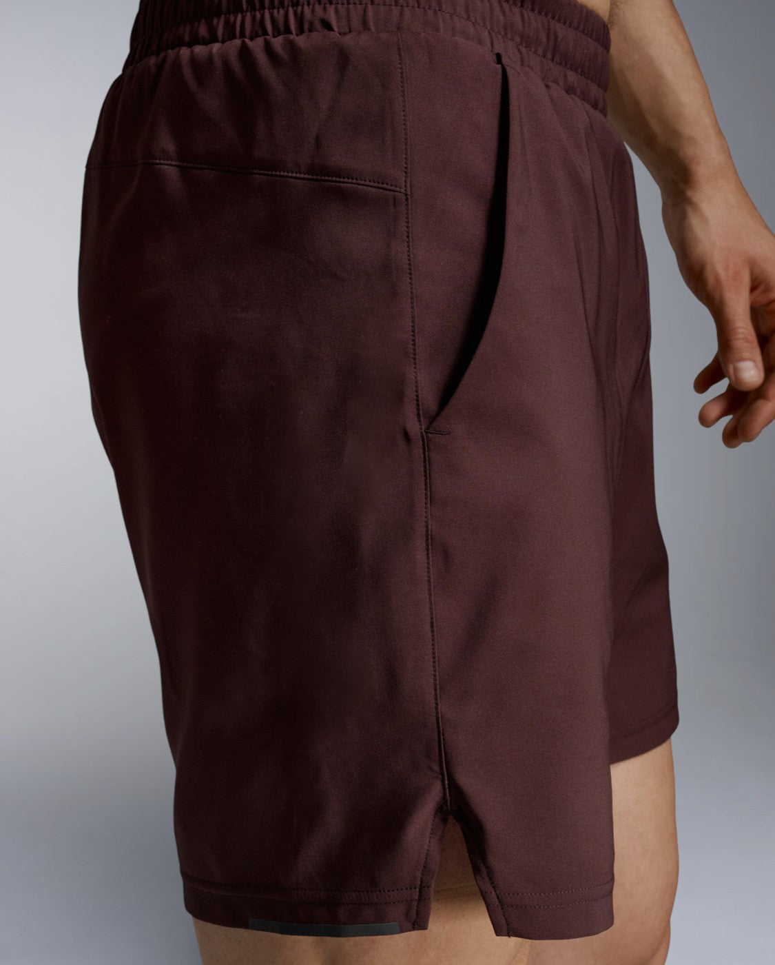 2xu-aero-shorts-7-pollici-uomo-marrone image 7