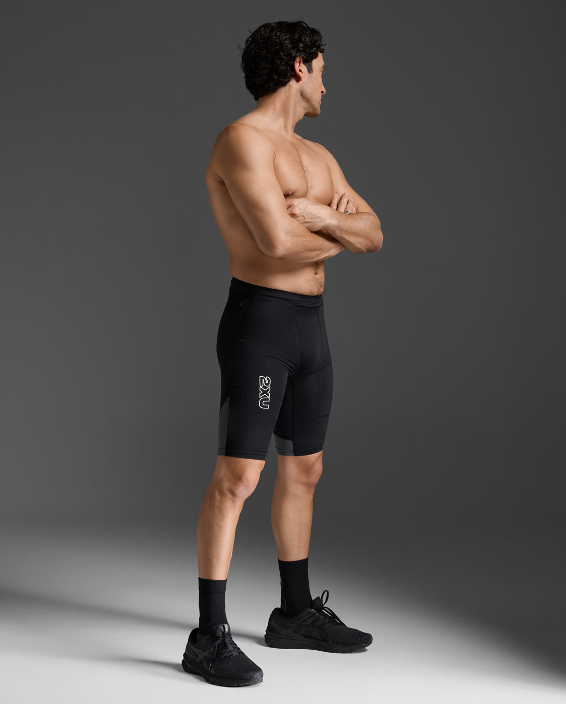 2xu-light-speed-react-compression-shorts-neri-pantaloncini-running-compressivi image 5