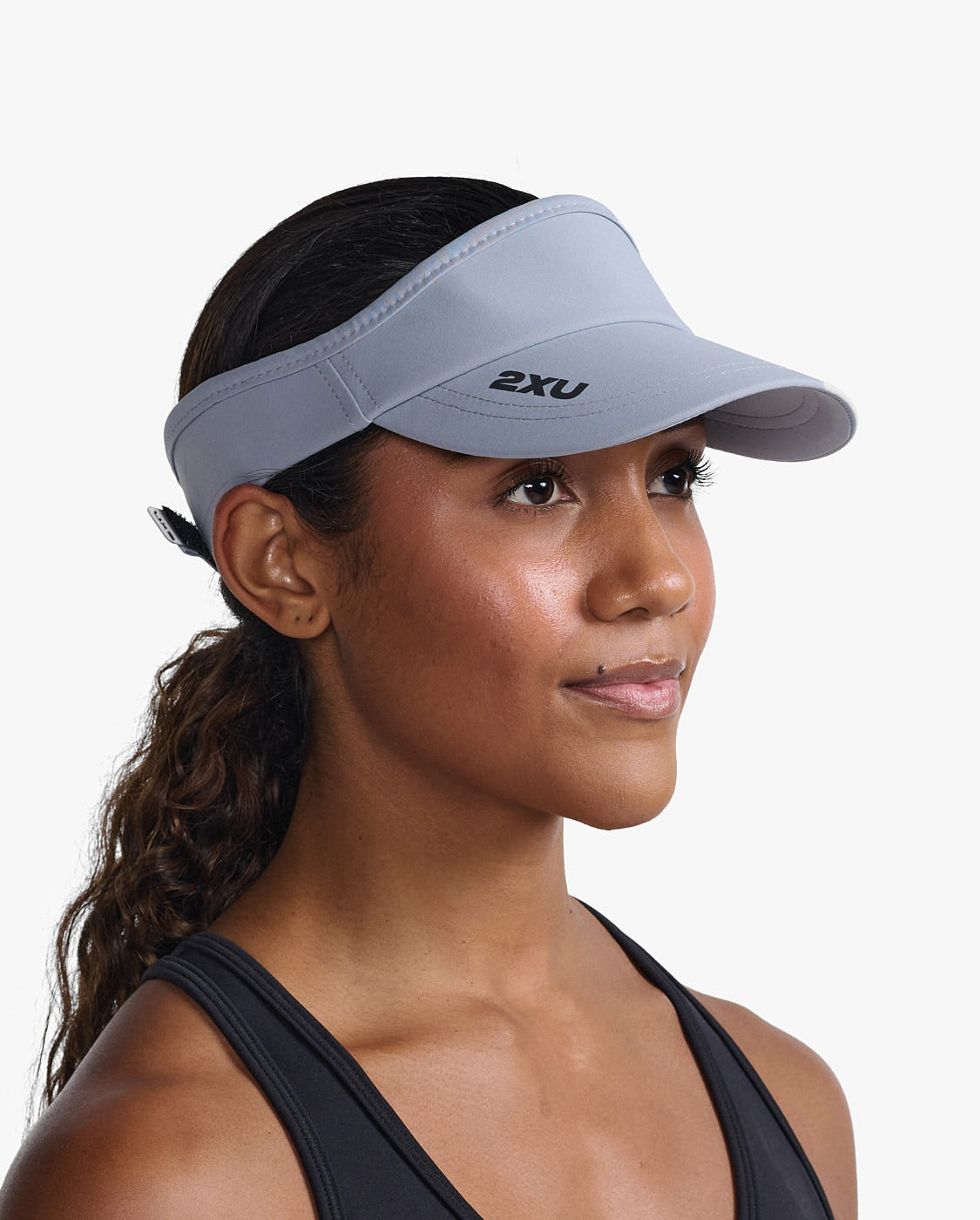 2xu-run-visor-visiera-running-grigia-unisex image 5