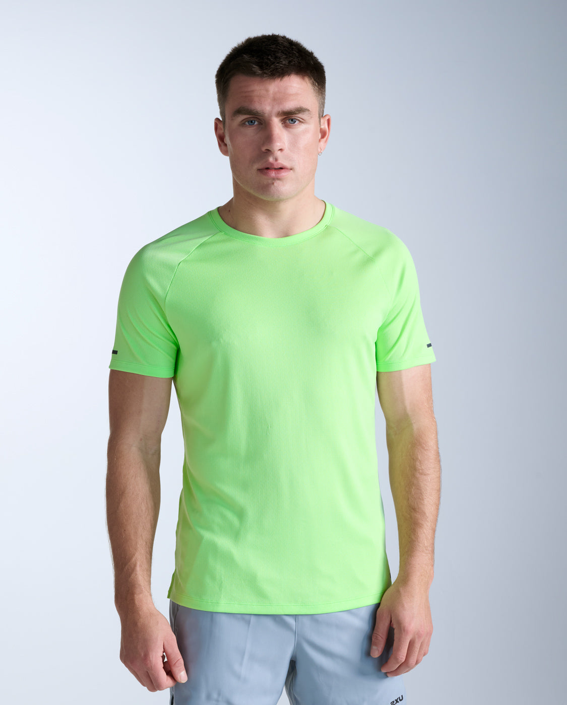 2xu-aero-tee-uomo-verde-chiaro image 1